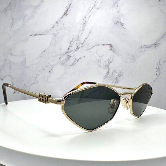 New MIU MIU Sunglasses - Picture 13 of 16